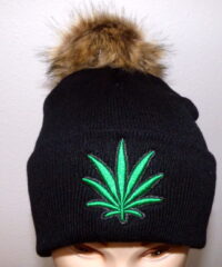 Bonnet Feuille avec pompon