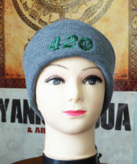 Bonnet brodé 420