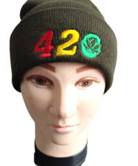 Bonnet brodé 420